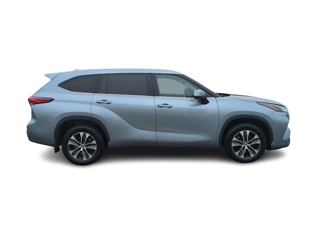 Thumbnail: 2022 Toyota Highlander - 22