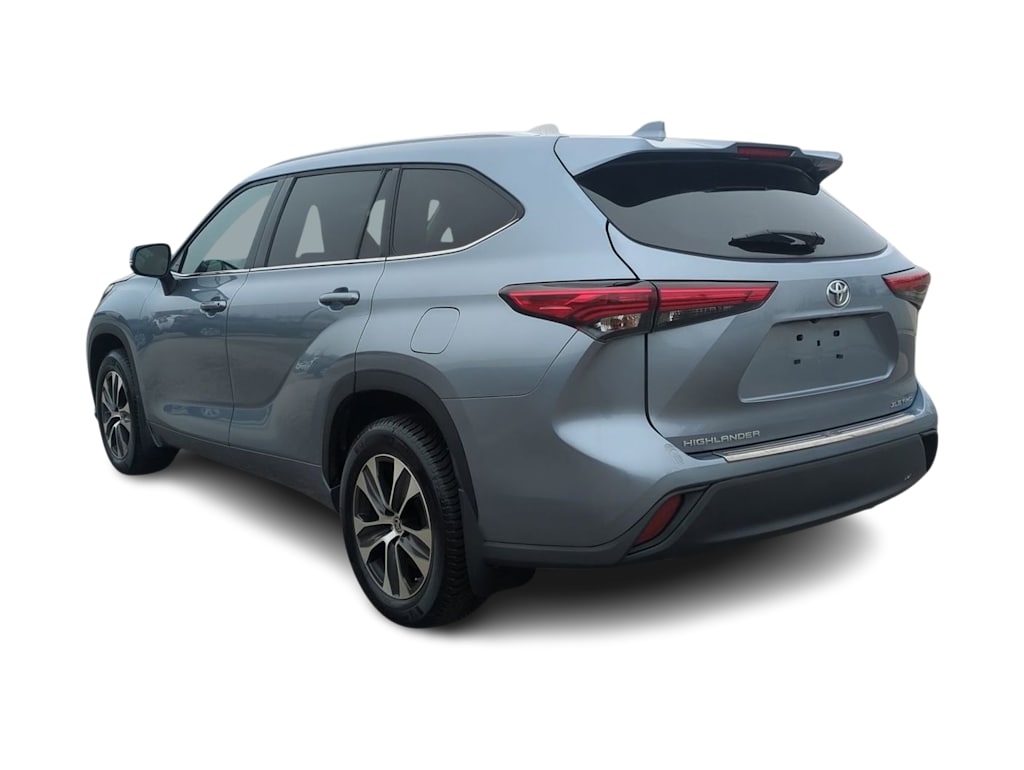 Thumbnail: 2022 Toyota Highlander - 4