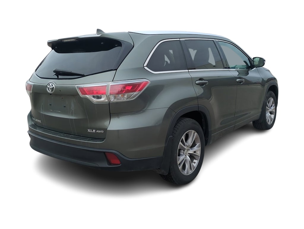 Thumbnail: 2015 Toyota Highlander - 22