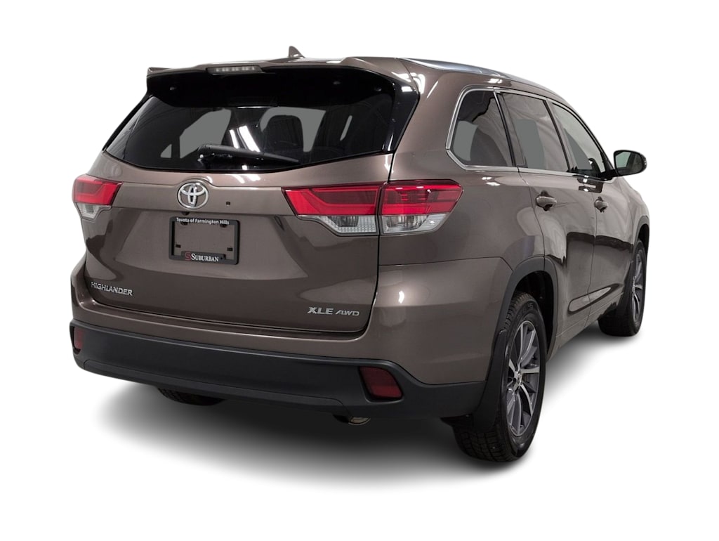 Thumbnail: 2018 Toyota Highlander - 21