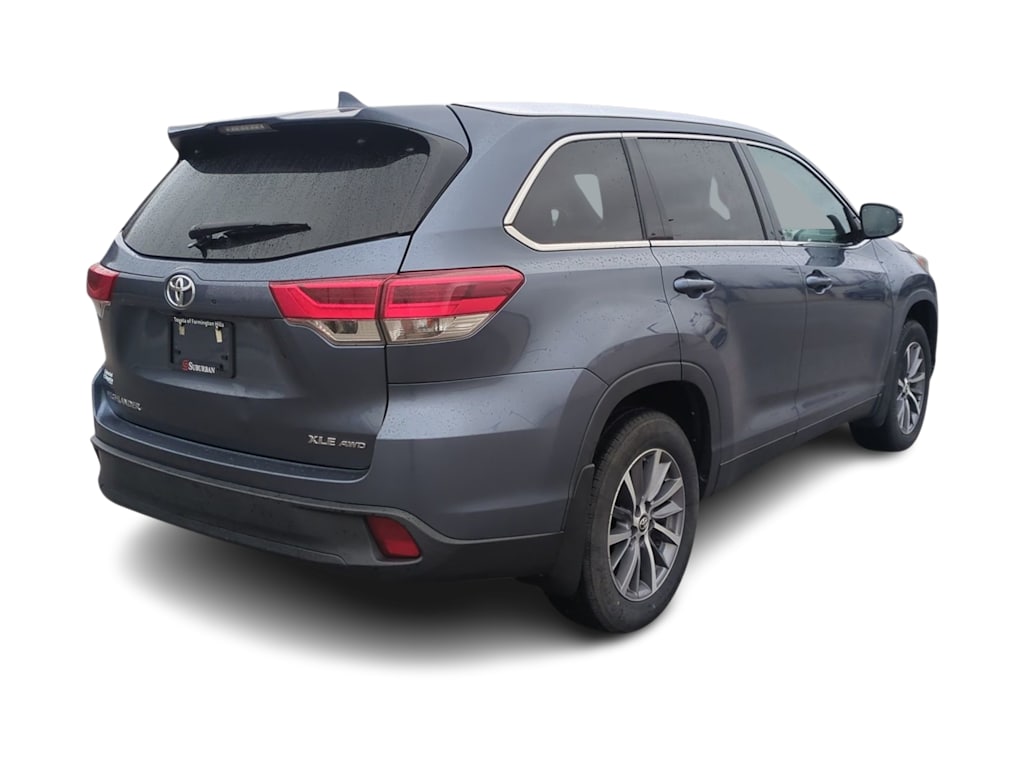 Thumbnail: 2019 Toyota Highlander - 21