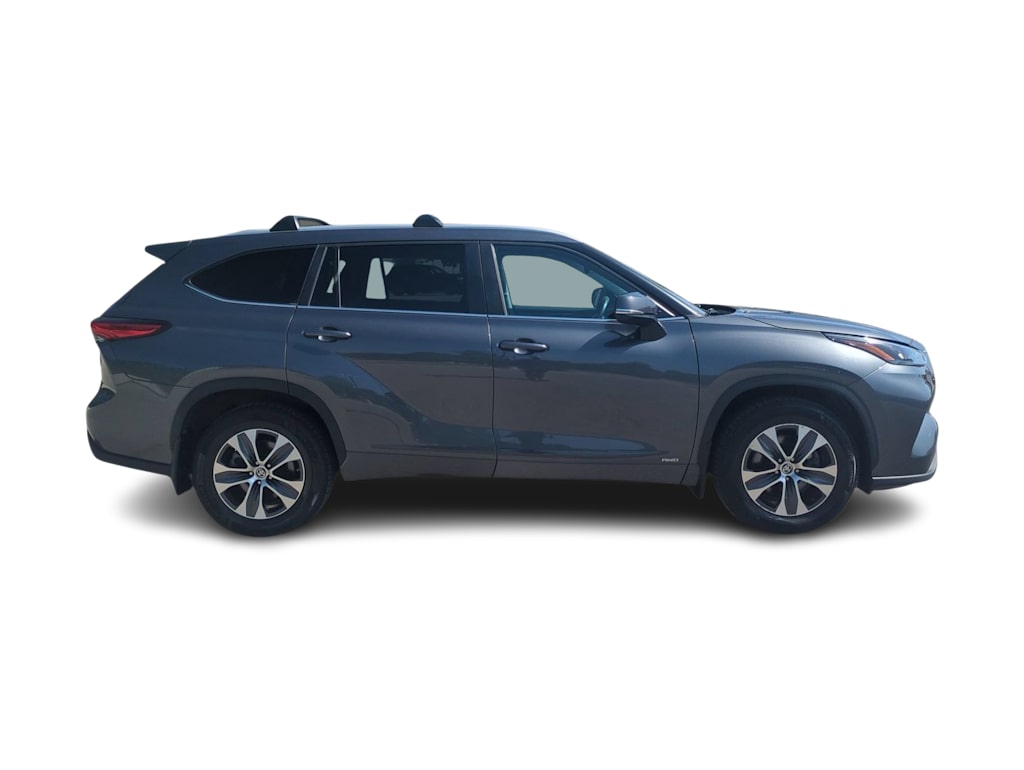 Thumbnail: 2023 Toyota Highlander - 22