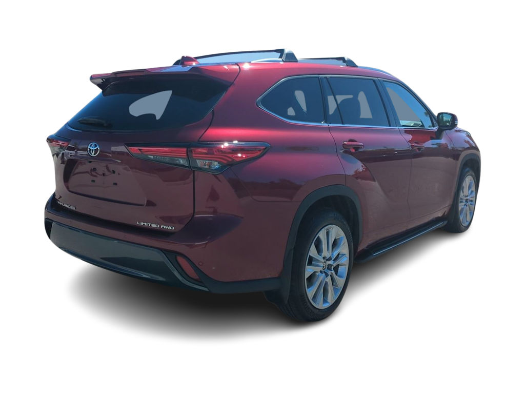 Thumbnail: 2023 Toyota Highlander - 21