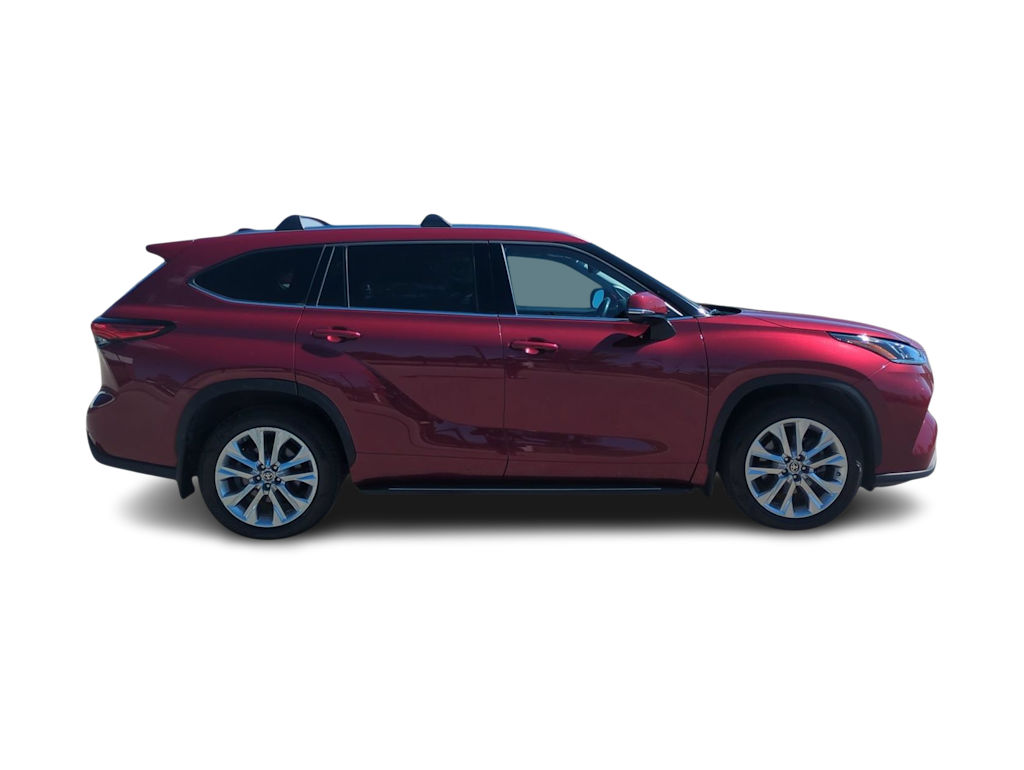 Thumbnail: 2023 Toyota Highlander - 22
