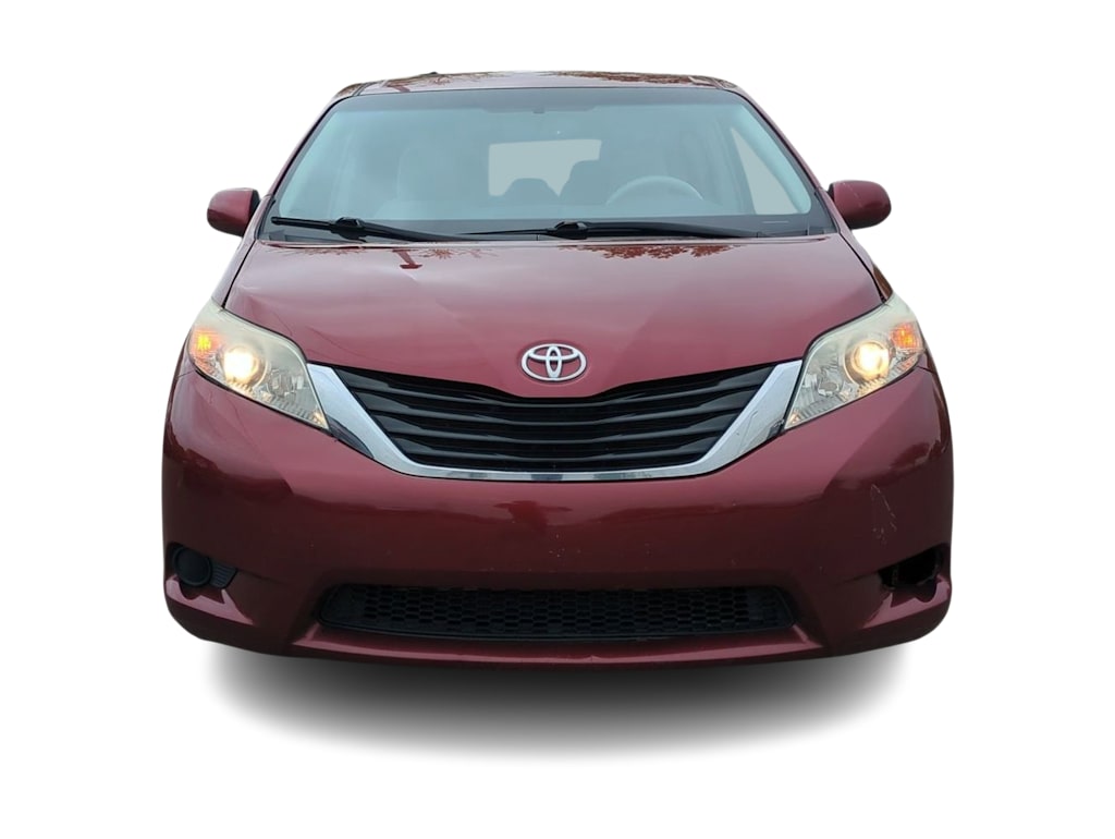 Thumbnail: 2013 Toyota Sienna - 6