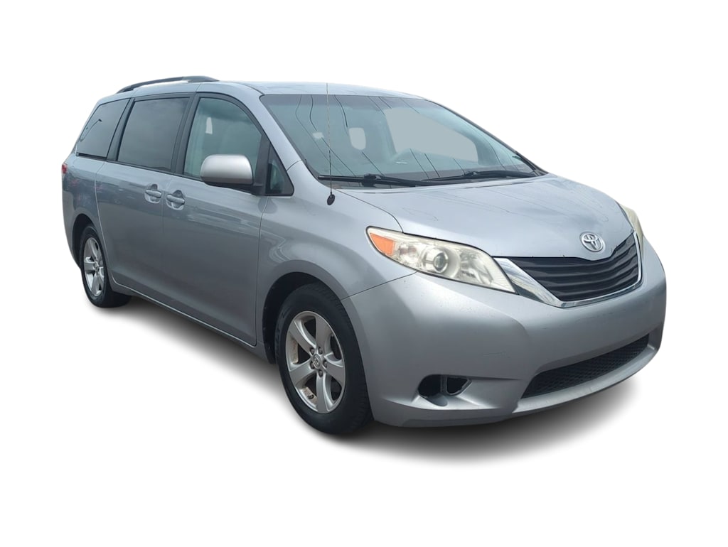 Thumbnail: 2013 Toyota Sienna - 19