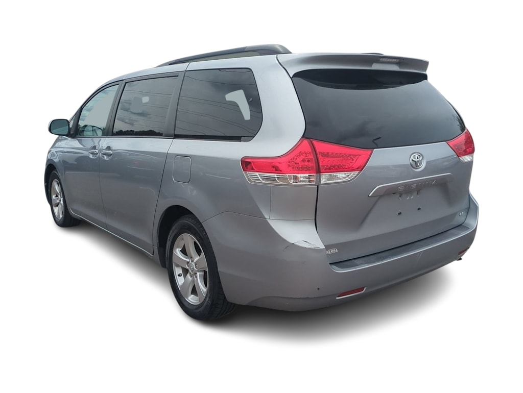 Thumbnail: 2013 Toyota Sienna - 4