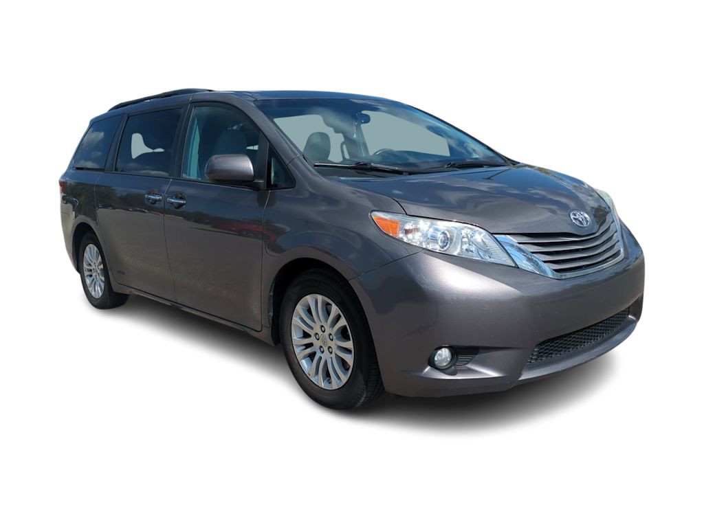 Thumbnail: 2015 Toyota Sienna - 19