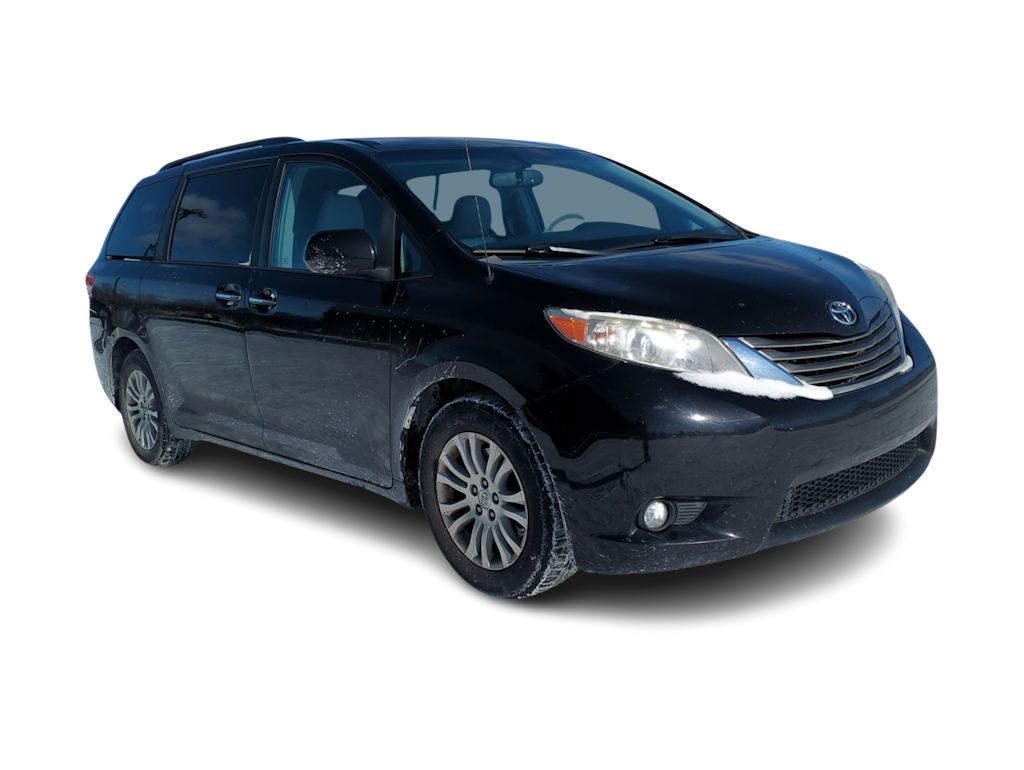 Thumbnail: 2013 Toyota Sienna - 21