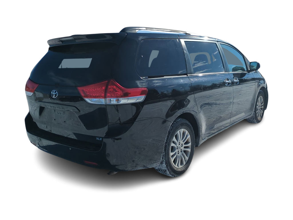 Thumbnail: 2013 Toyota Sienna - 23