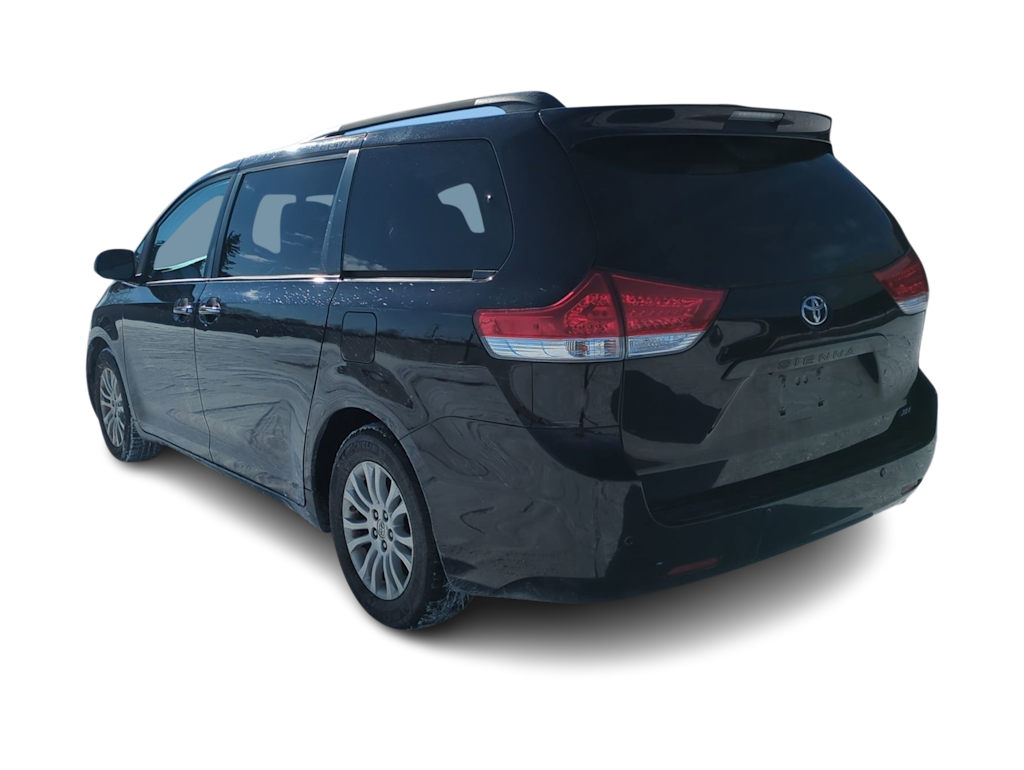 Thumbnail: 2013 Toyota Sienna - 4