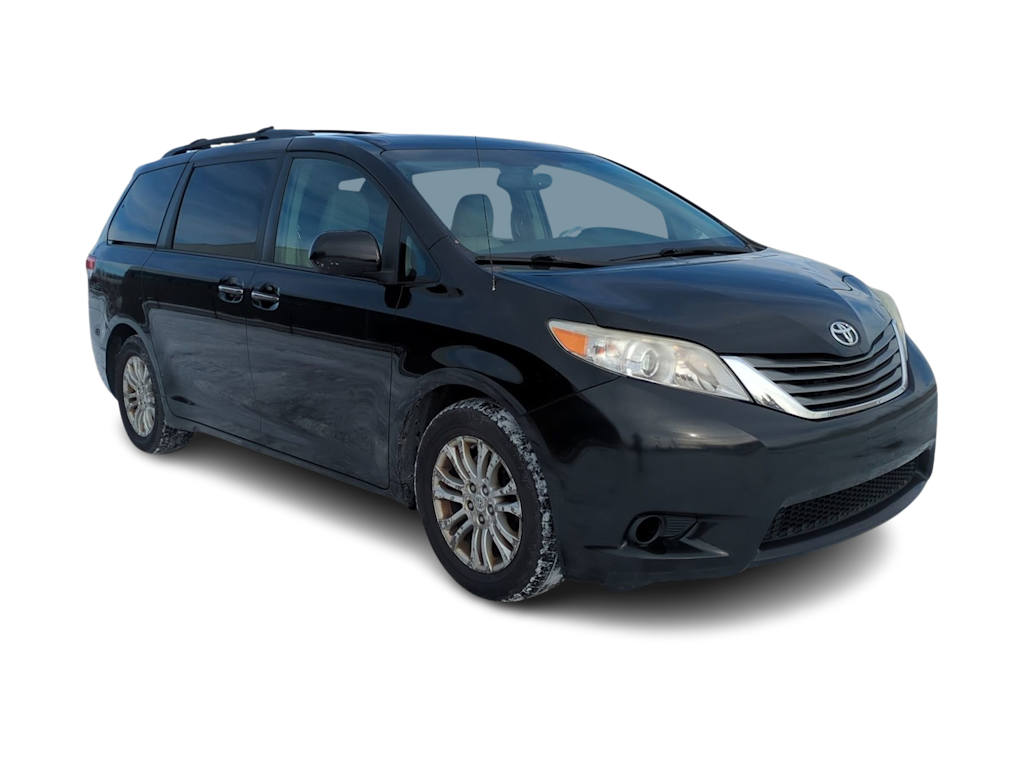 Thumbnail: 2013 Toyota Sienna - 21