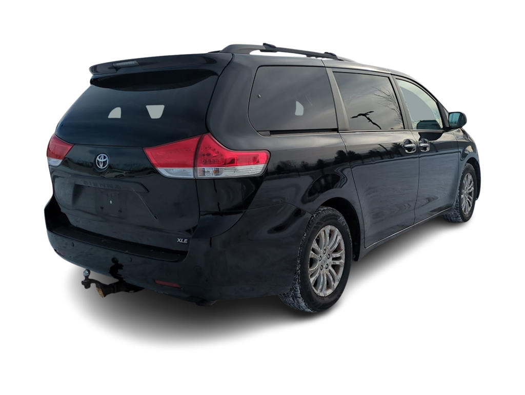 Thumbnail: 2013 Toyota Sienna - 23