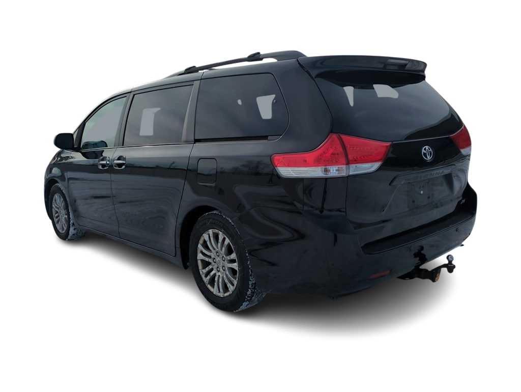 Thumbnail: 2013 Toyota Sienna - 4