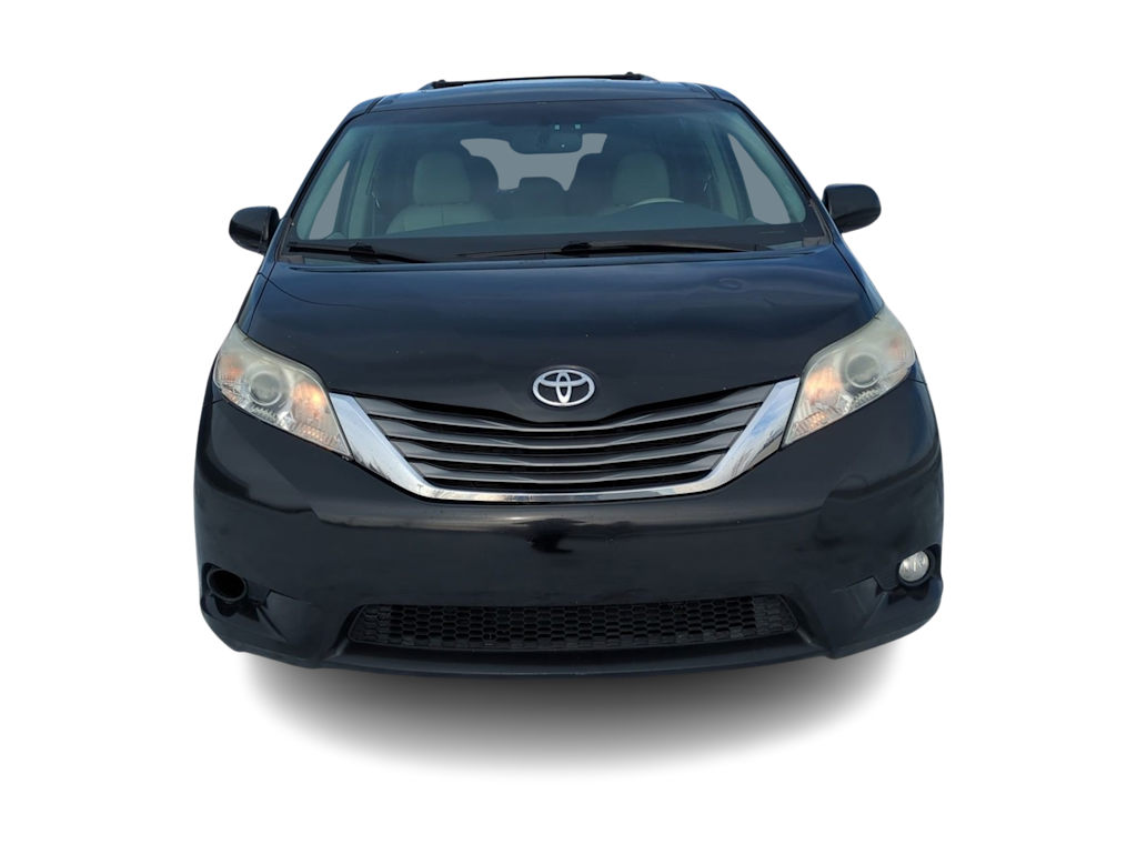 Thumbnail: 2013 Toyota Sienna - 6