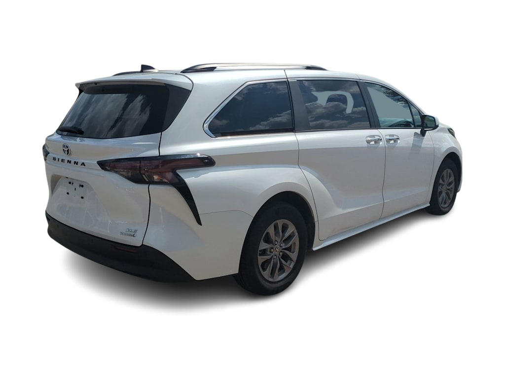 Thumbnail: 2024 Toyota Sienna - 21