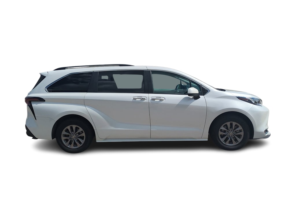 Thumbnail: 2024 Toyota Sienna - 22