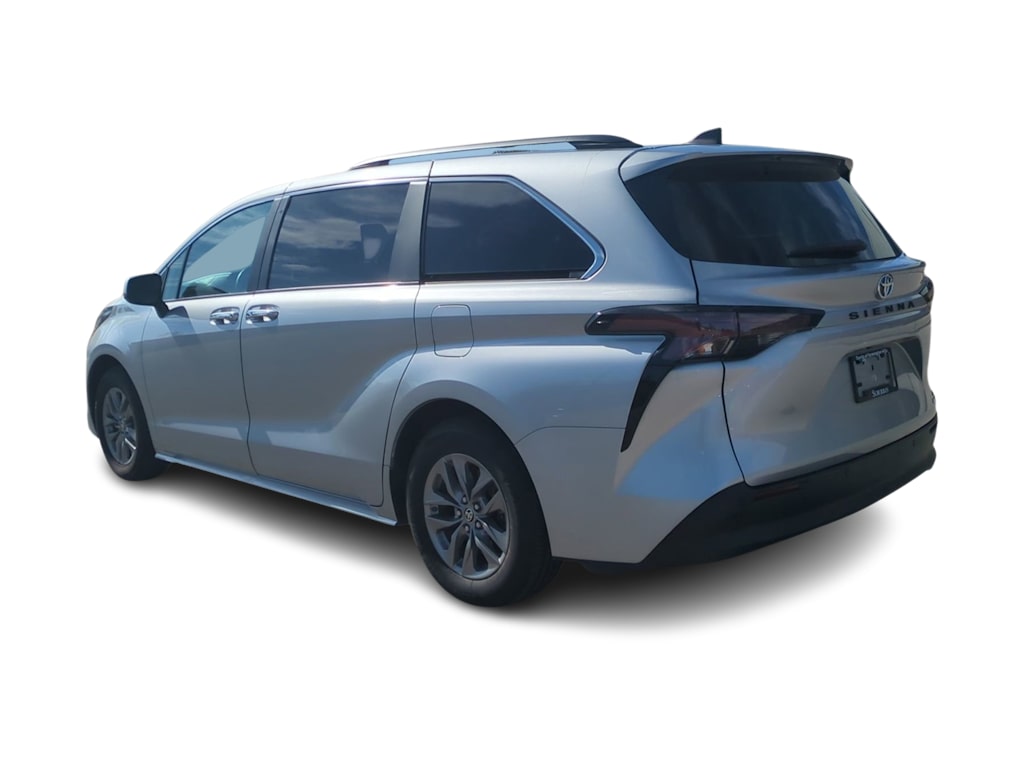Thumbnail: 2024 Toyota Sienna - 4