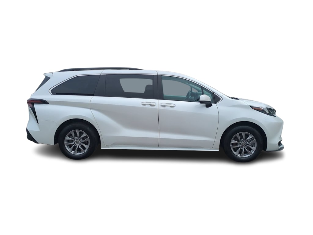 Thumbnail: 2024 Toyota Sienna - 22