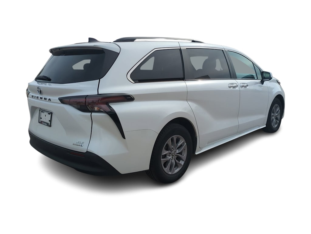 Thumbnail: 2024 Toyota Sienna - 22
