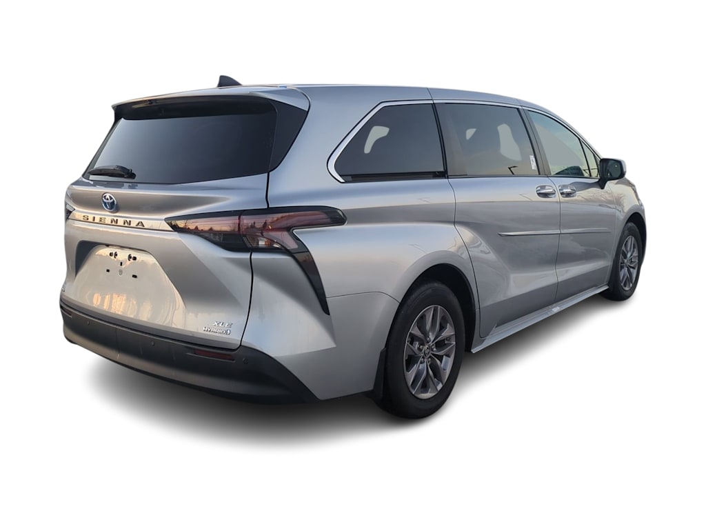 Thumbnail: 2024 Toyota Sienna - 22