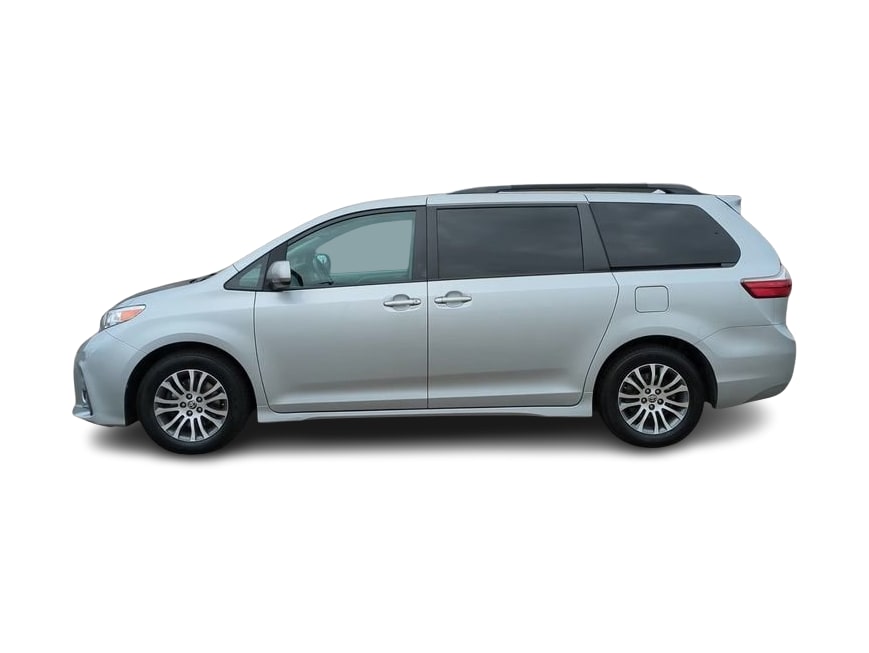 2020 Toyota Sienna XLE Premium 19