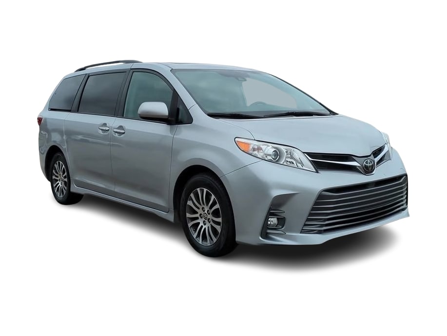 2020 Toyota Sienna XLE Premium 18