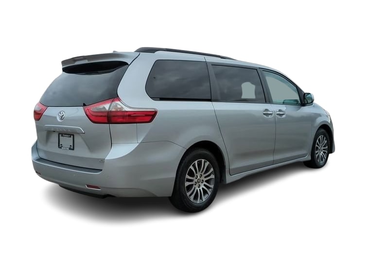 2020 Toyota Sienna XLE Premium 21