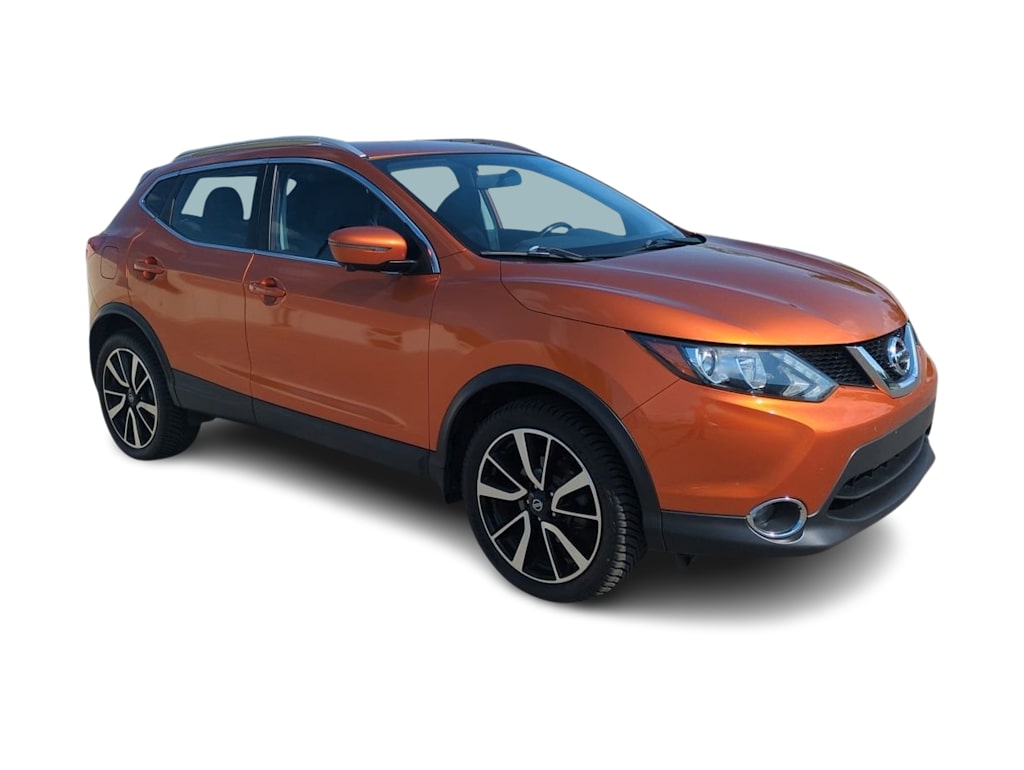 Thumbnail: 2017 Nissan Rogue Sport - 18