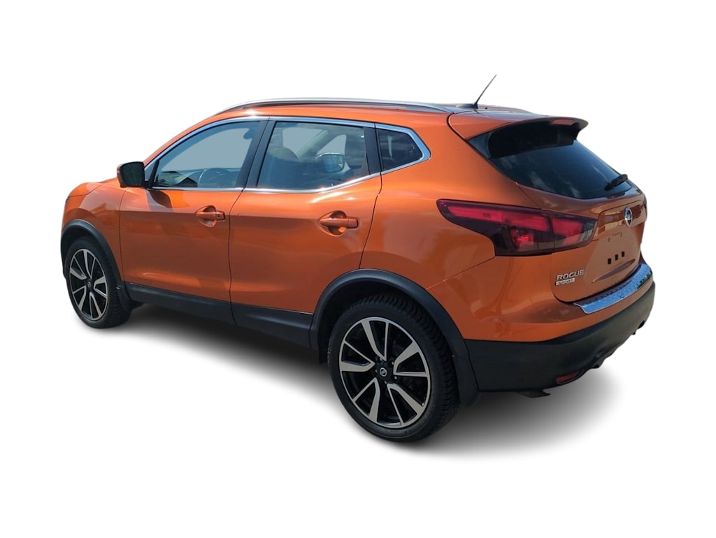 Thumbnail: 2017 Nissan Rogue Sport - 4