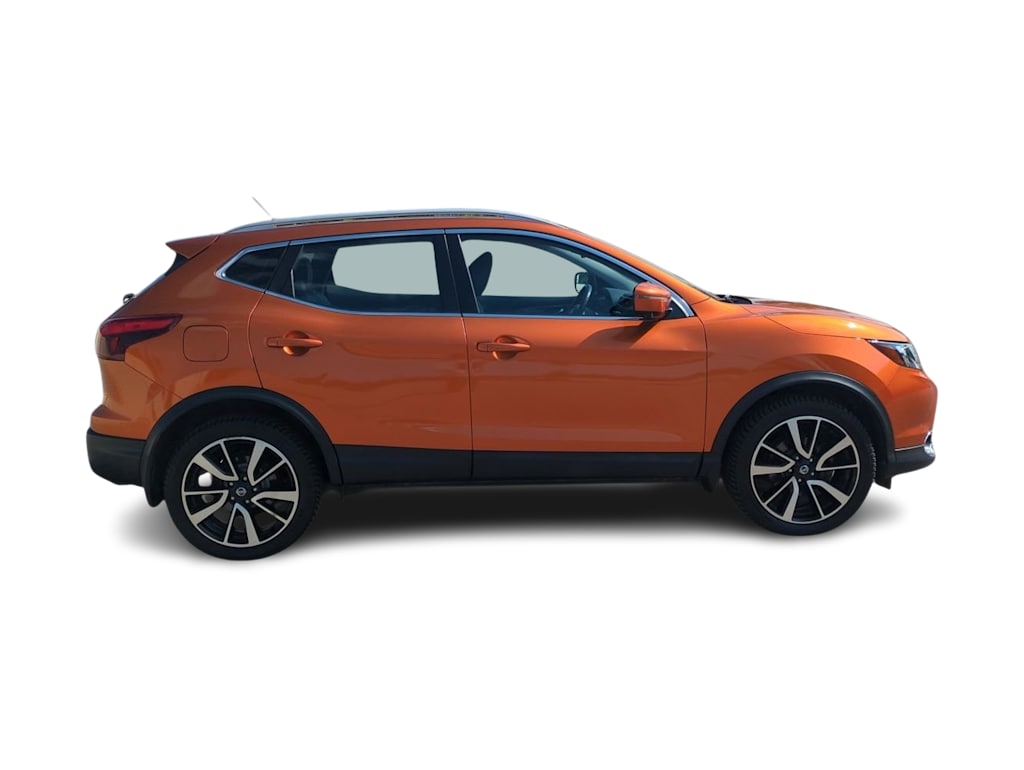 Thumbnail: 2017 Nissan Rogue Sport - 21