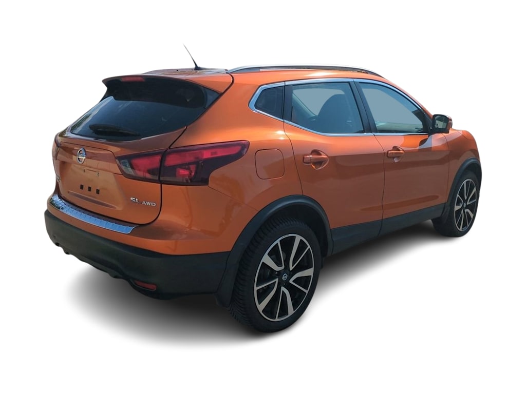 Thumbnail: 2017 Nissan Rogue Sport - 20