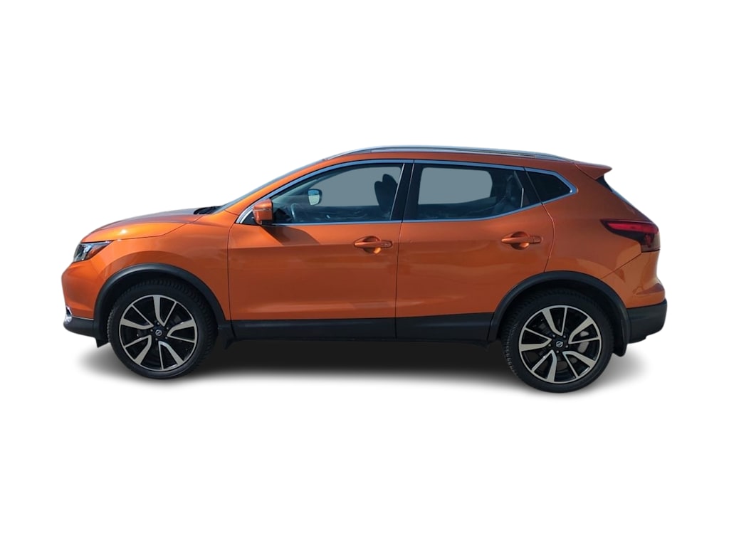 Thumbnail: 2017 Nissan Rogue Sport - 3