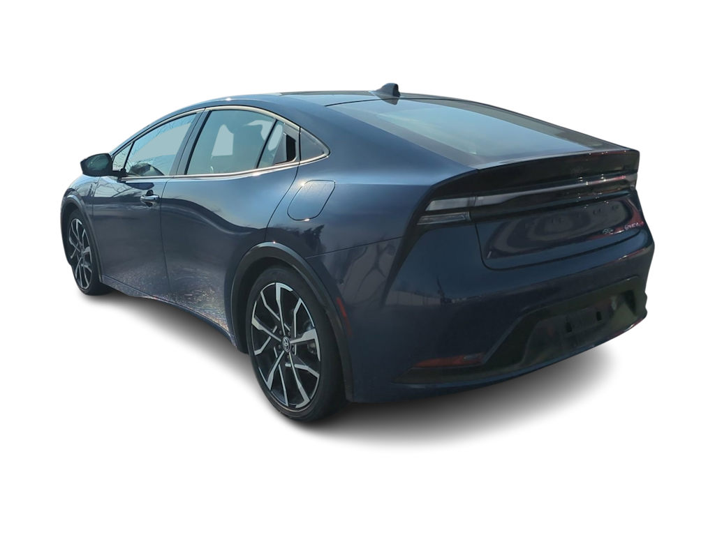 Thumbnail: 2026 Toyota Prius v - 4