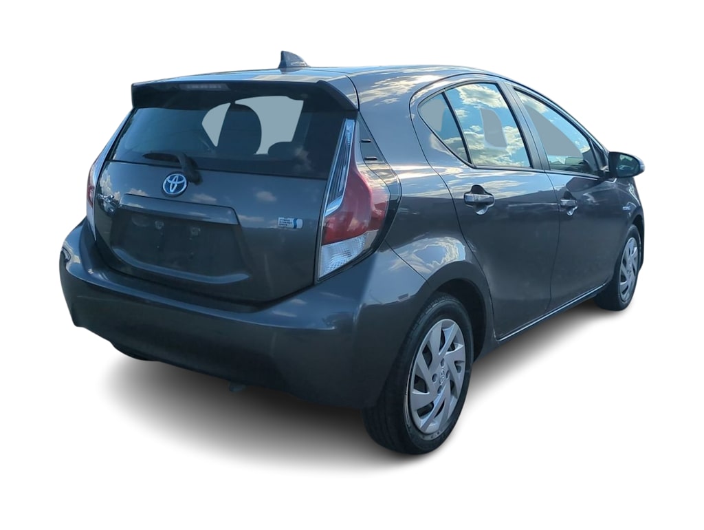 Thumbnail: 2015 Toyota Prius c - 21