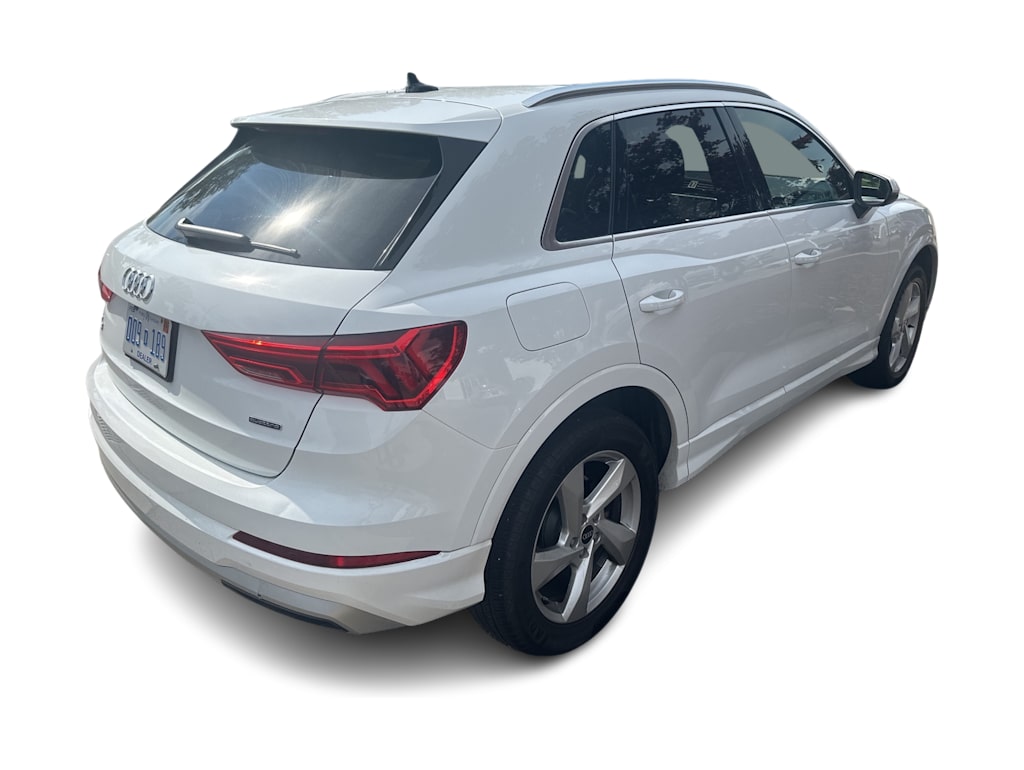 Thumbnail: 2021 Audi Q3 - 10