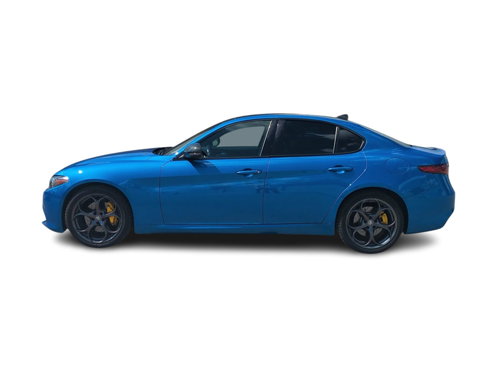 Thumbnail: 2020 Alfa Romeo Giulia - 3