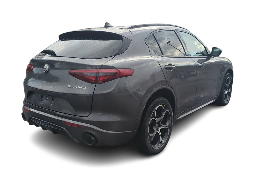 Thumbnail: 2023 Alfa Romeo Stelvio - 22