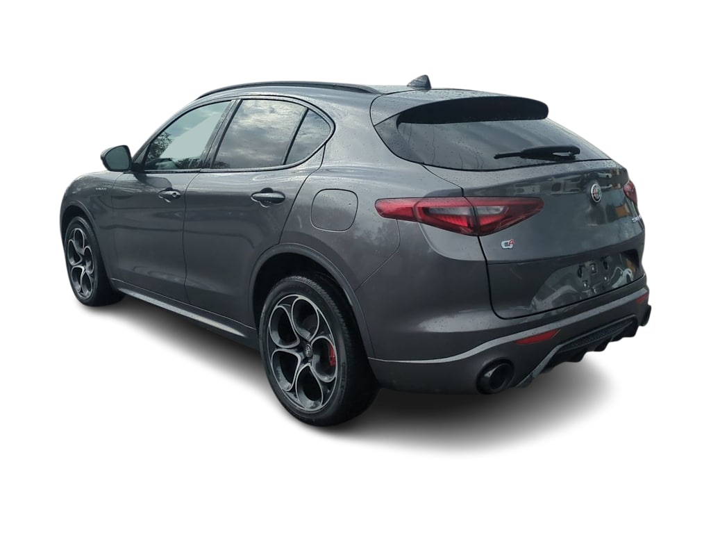Thumbnail: 2023 Alfa Romeo Stelvio - 4