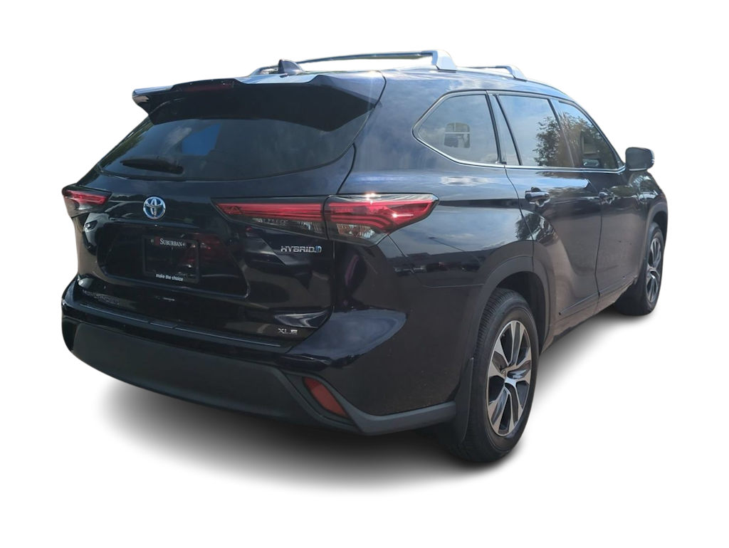 Thumbnail: 2022 Toyota Highlander - 21