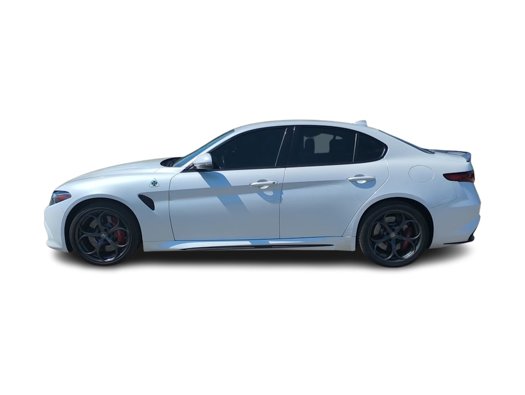 Thumbnail: 2018 Alfa Romeo Giulia - 3