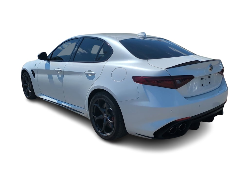 Thumbnail: 2018 Alfa Romeo Giulia - 4