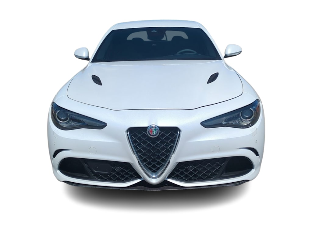 Thumbnail: 2018 Alfa Romeo Giulia - 6