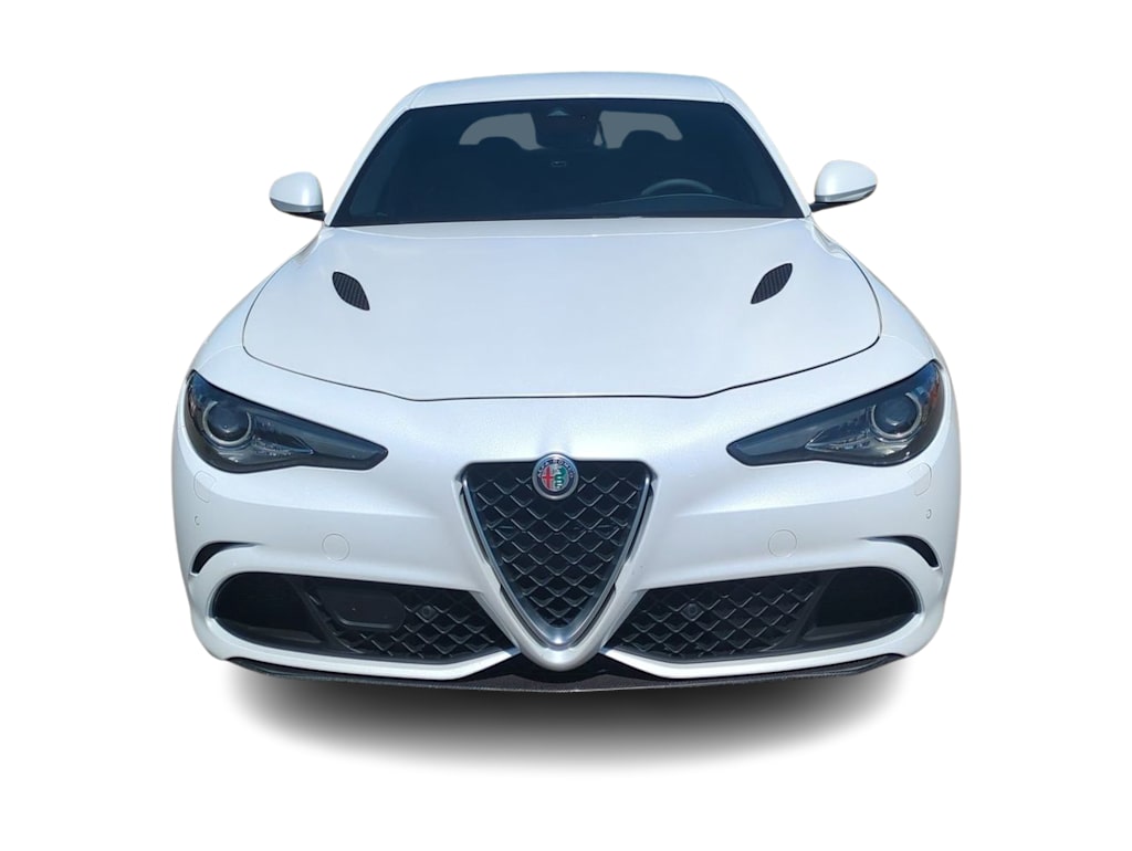 Thumbnail: 2018 Alfa Romeo Giulia - 6