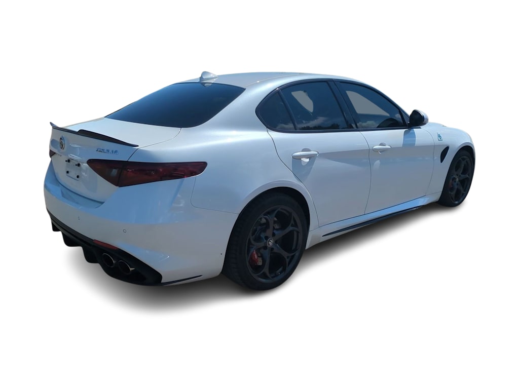 Thumbnail: 2018 Alfa Romeo Giulia - 20