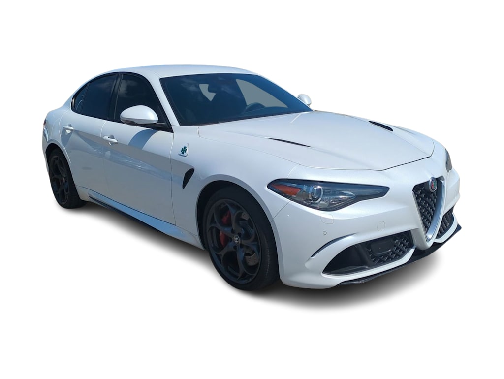 Thumbnail: 2018 Alfa Romeo Giulia - 18