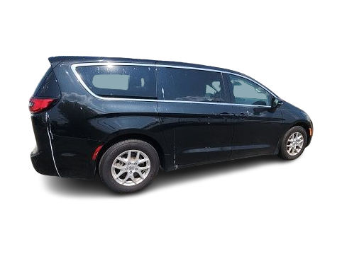 Thumbnail: 2023 Chrysler Pacifica - 19