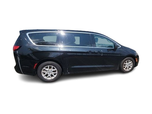 Thumbnail: 2023 Chrysler Pacifica - 18