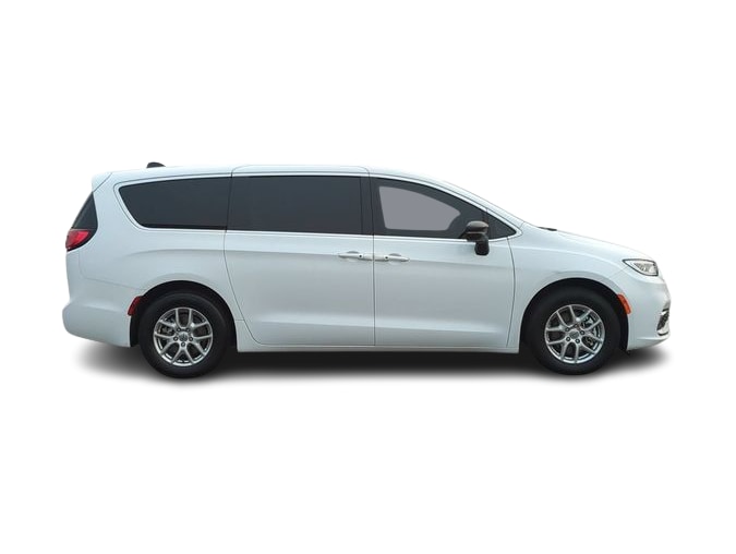 Thumbnail: 2024 Chrysler Pacifica - 23