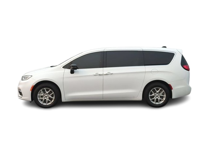 Thumbnail: 2024 Chrysler Pacifica - 3